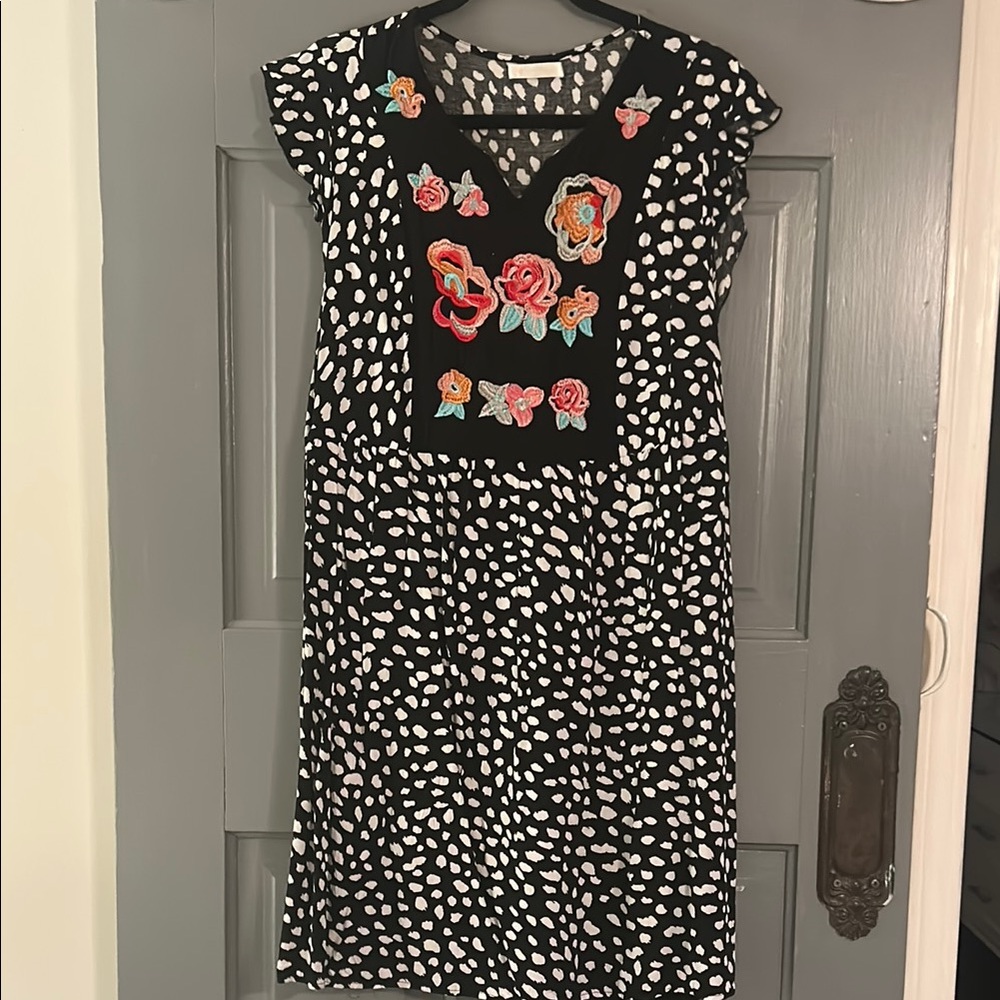 Floral Embroidered Black and White Dress